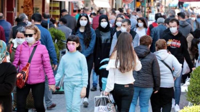 Eskişehir'de kısıtlama öncesi sokaklar doldu