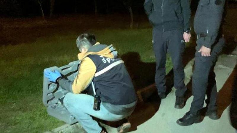 Adana'da yol kenarında bulunan çantadan tabanca çıktı