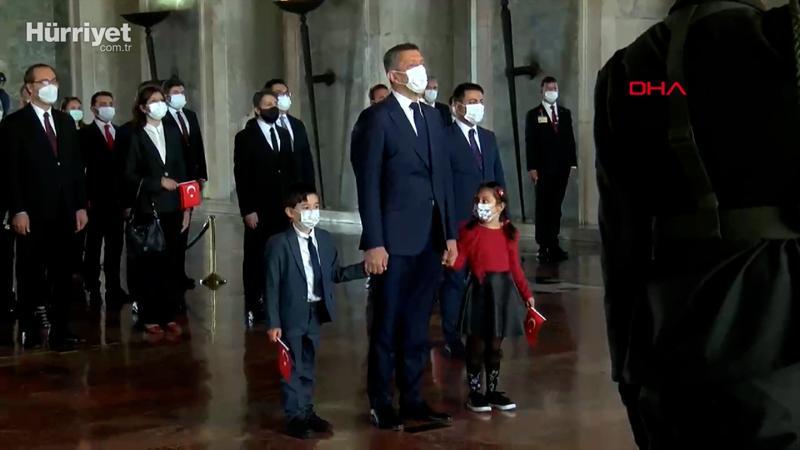 Milli Eğitim Bakanı Ziya Selçuk, Anıtkabir'i ziyaret etti