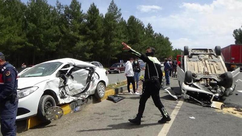 Muğla'da personel aracı ile otomobil çarpıştı: Ölü ve yaralılar var
