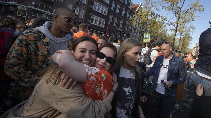 Hollanda'da sokağa çıkma kısıtlaması sona erdi