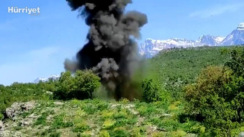 MSB paylaştı: Operasyonlarda teröristlere ait silah ve mühimmatlar yok ediliyor