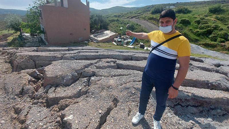 İzmir Harmandalı'nda yarıklar nedeniyle tahliye edilen ev yıkıldı, evler boşaltıldı