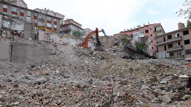Ankara'da Açelya Apartmanı'nın çevresindeki binalarda yıkım sürüyor