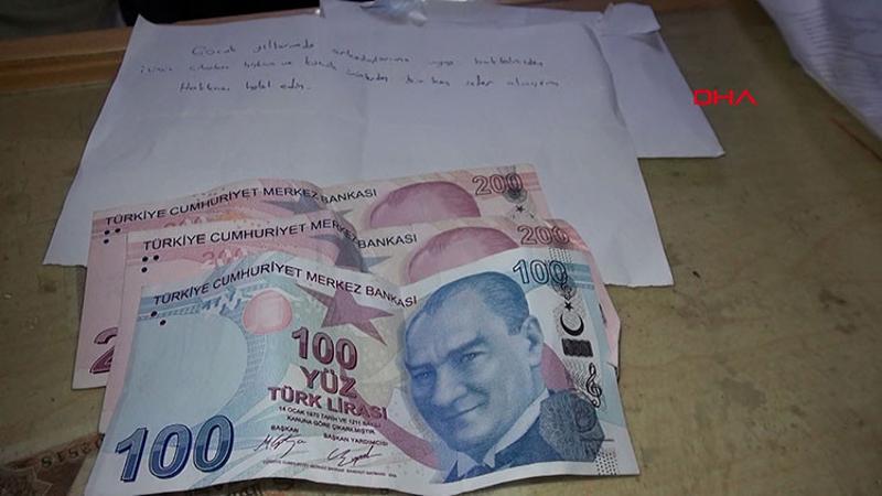 Yıllar önce izinsiz aldıklarının parasını, bakkala not bırakarak ödedi