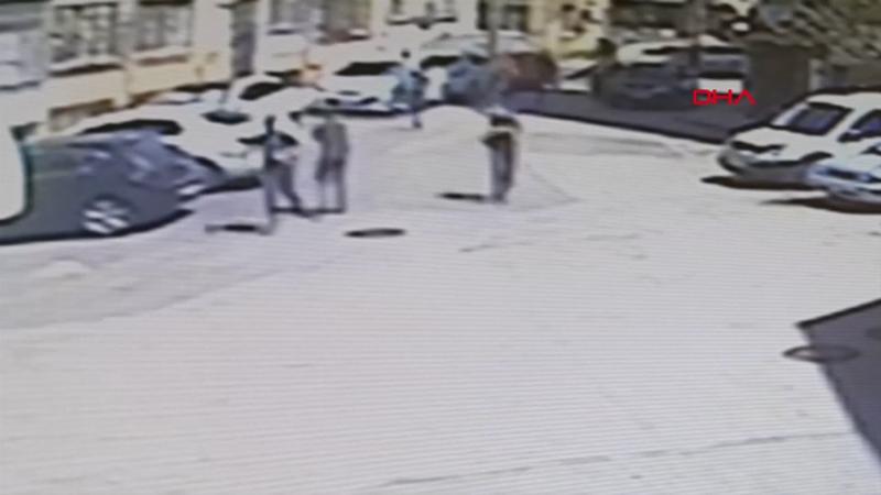 Kısıtlamada gezmeye çıkan arkadaş grubuna silahlı saldırı: 2 yaralı