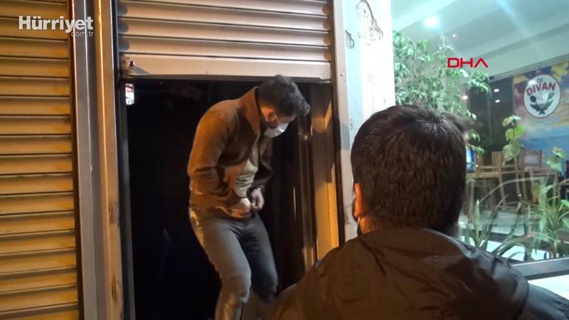 Esenyurt'ta, tam kapanmada gizlice alkol alınan tekel bayisine baskın
