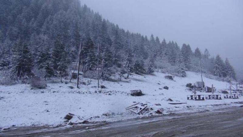 Rize'nin yaylalarına mayıs ayında kar yağdı