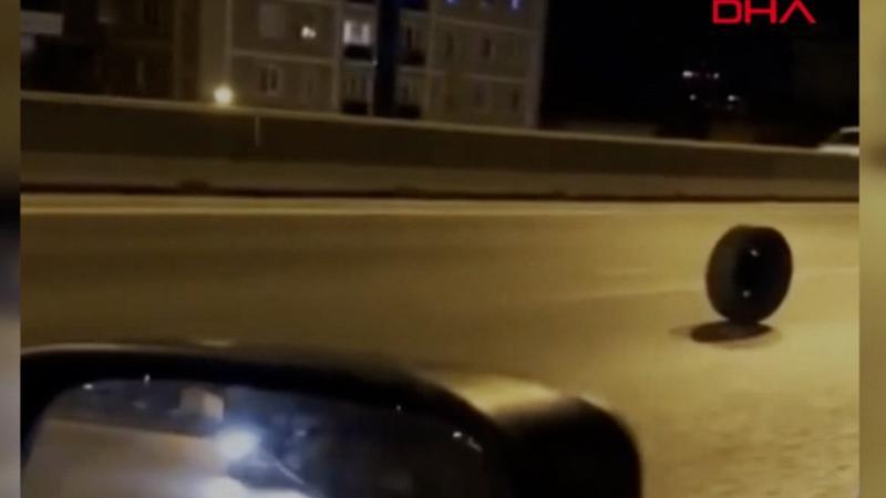 Trafikte inanılmaz anlar kamerada! Faciadan dönüldü...