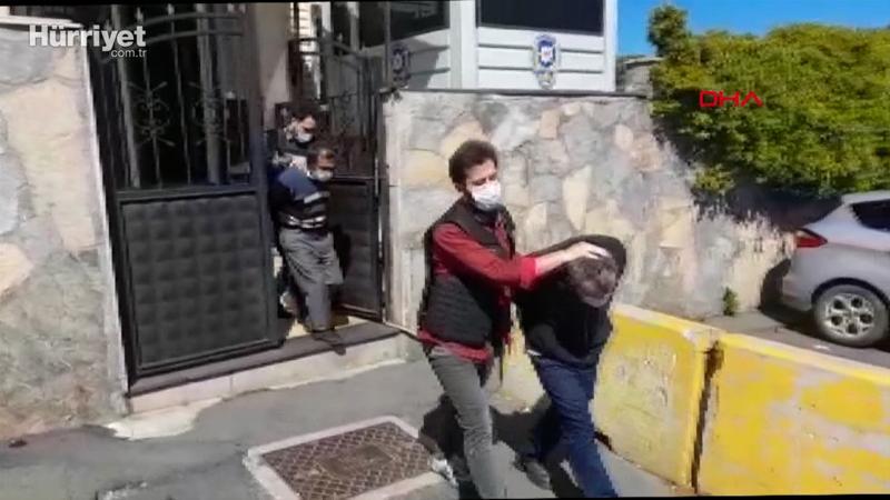 Tartıştıkları komşu kadını kürekle darp edip, tabancayla vurdular