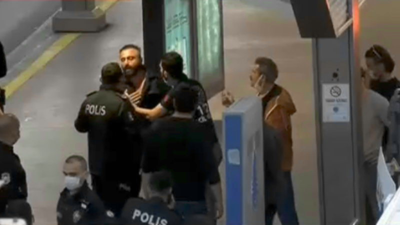 Son dakika: İstanbul'da metrobüste rehine krizi
