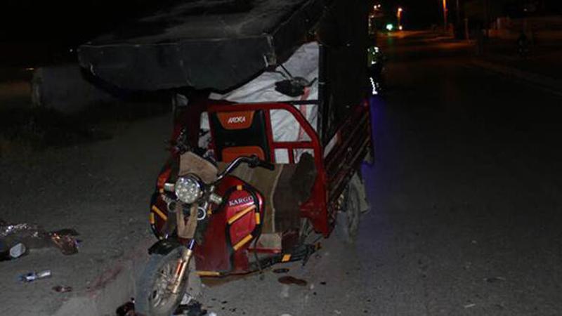 Otomobille motosiklet çarpıştı! Bir kişi yaralandı