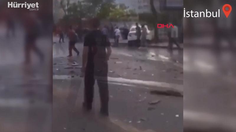 Drift yaparken kaza yaptı, mahalleli saldırınca arkadaşı otomobili üzerlerine sürdü