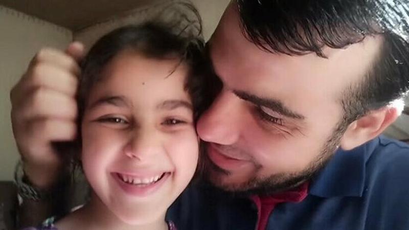 Kızlarının İsrail hava saldırısı korkusunu yenmeye çalışan Gazzeli baba bombardımanda hayatını kaybetti
