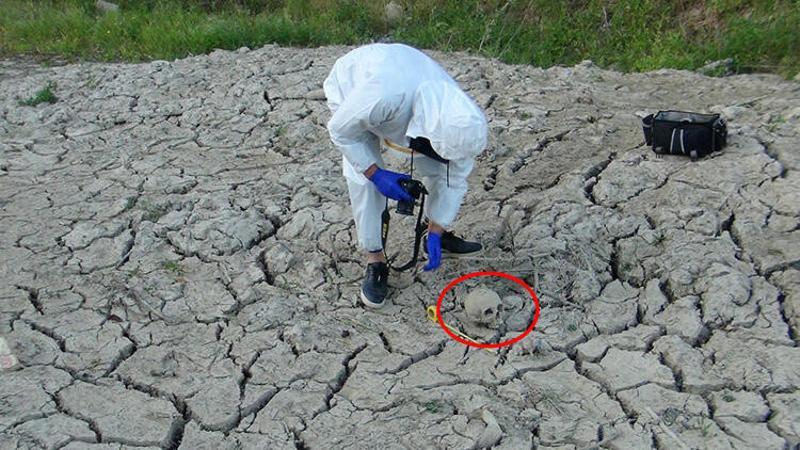 Sulama kanalına dökülen balçıktan, insan kafatası çıktı