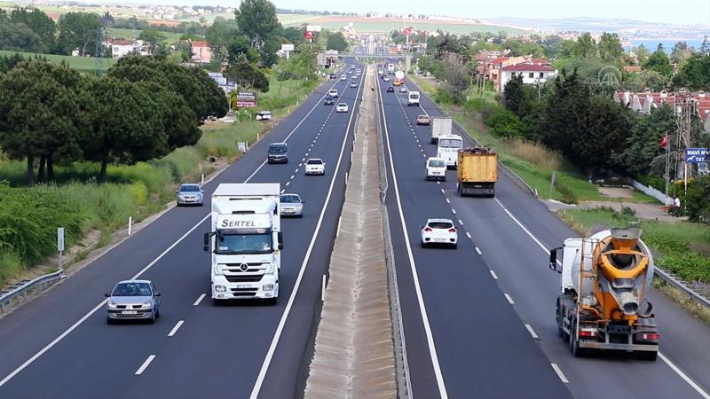 Tekirdağ-İstanbul yolunda trafik yoğunluğu