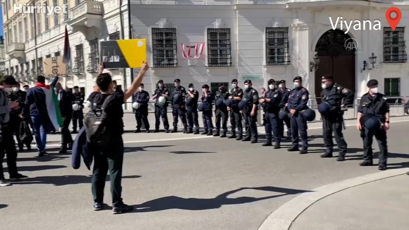Avusturya'da devlet binalarında İsrail bayrağına yer verilmesi protesto edildi