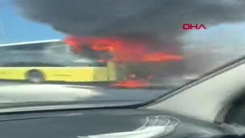 Bayrampaşa'da İETT otobüsü alev alev yandı