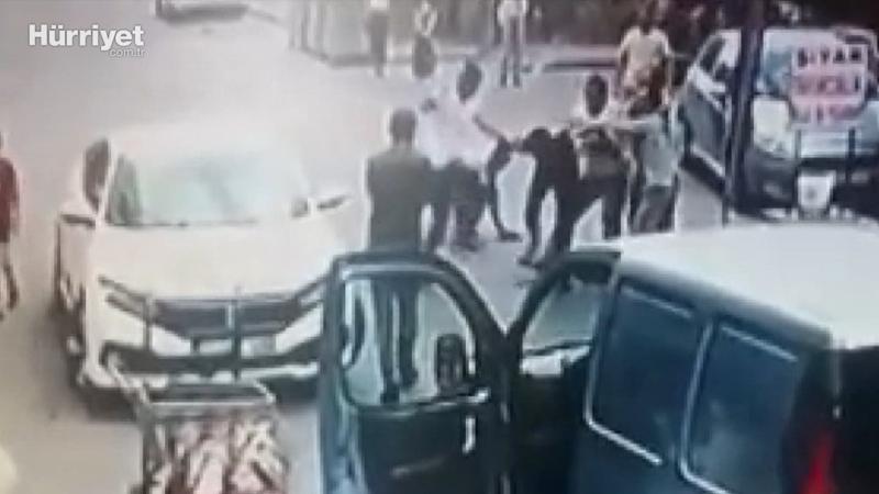 Kiralık otomobille kaza yapan gence meydan dayağı!