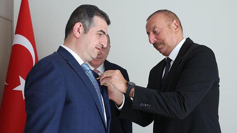 Cumhurbaşkanı Aliyev, Haluk Bayraktar'a Karabağ Nişanı verdi
