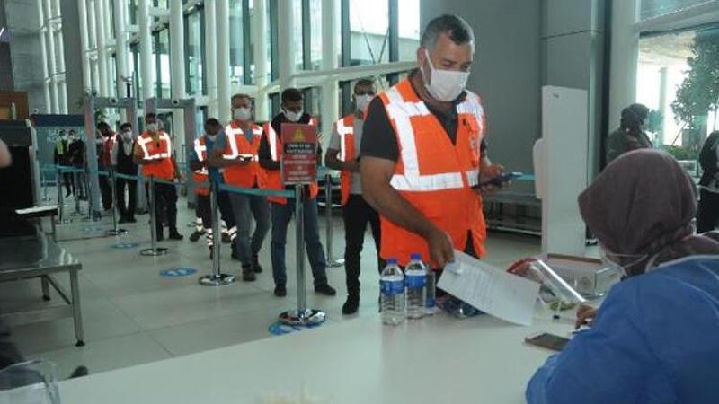 İstanbul Havalimanı'nda çalışanlara koronavirüs aşıları yapılmaya başlandı