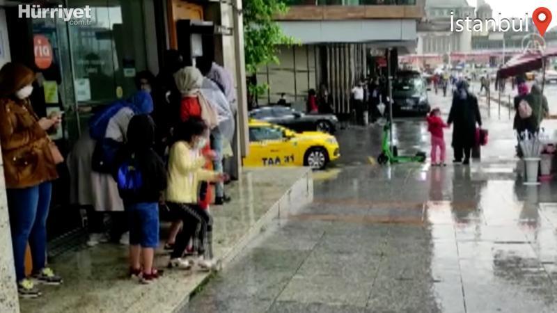 İstanbul'da sağanak yağış etkili oluyor