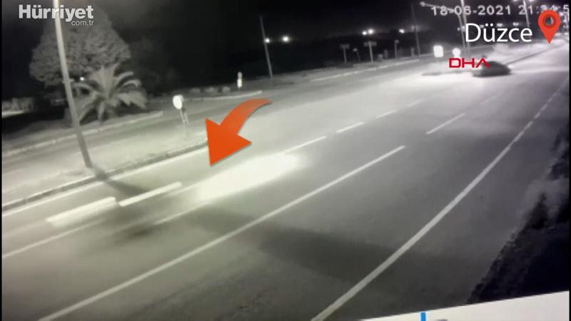 Otomobile çarpan motosiklet sürücüsü yaralandı, kaza güvenlik kamerasına yansıdı
