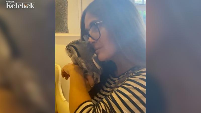 Salma Hayek: Kocam yokken yatak odama onu alıyorum