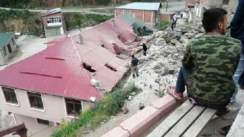 Giresun'da kontrollü patlama sonrası belediye binası hasar gördü! O anlar kamerada