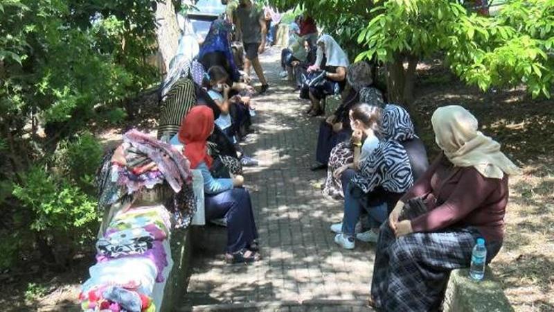 YKS öncesi Zuhuratbaba Türbesi'ne gelip dua ettiler