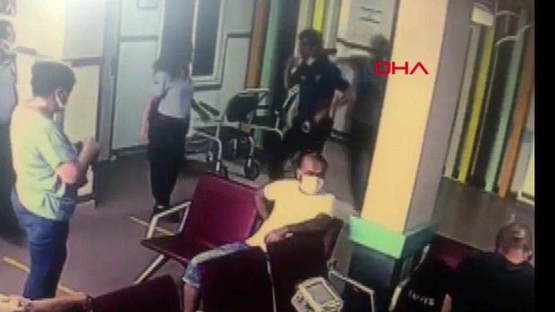 Yardım istediği polisin tabancasını alıp kaçmaya çalıştı