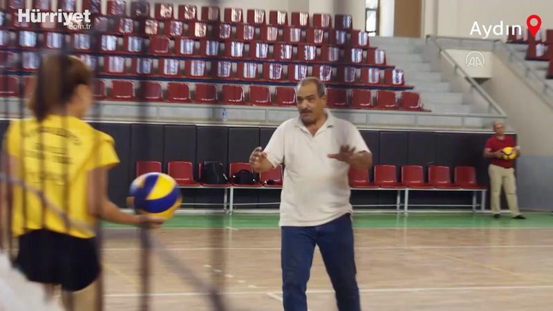 Voleybol sevgisiyle kulüp kuran hurdacı, kadın voleybol takımını 2. lige çıkarmanın sevincini yaşıyor