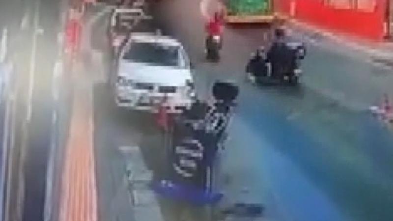 Sarıyer'de motosikletlilerin feci kazası kamerada