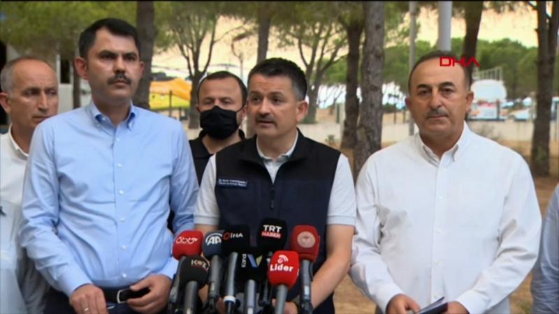 Bakanlar, yangın bölgesinden açıklama yaptılar