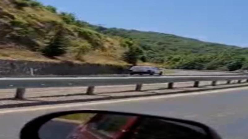 Ters şeride giren sürücü trafiği tehlikeye düşürdü!