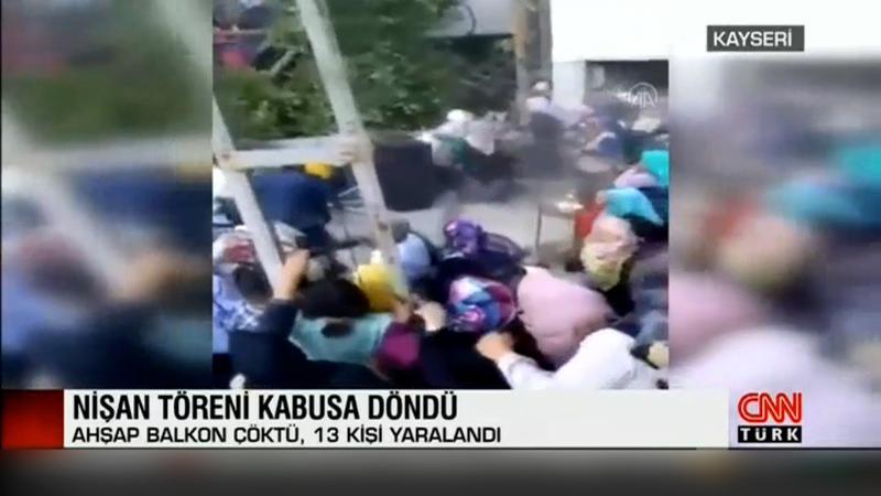 Kayseri'de nişan töreni sırasında balkon çöktü! O anlar kamerada