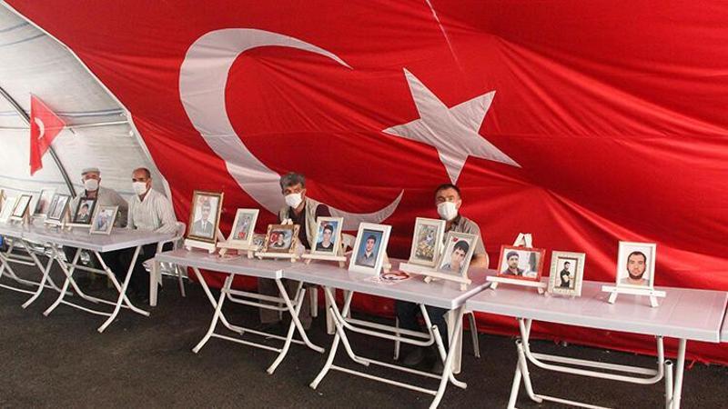 Evlat nöbetindeki baba oğlum seni kandırıyorlar