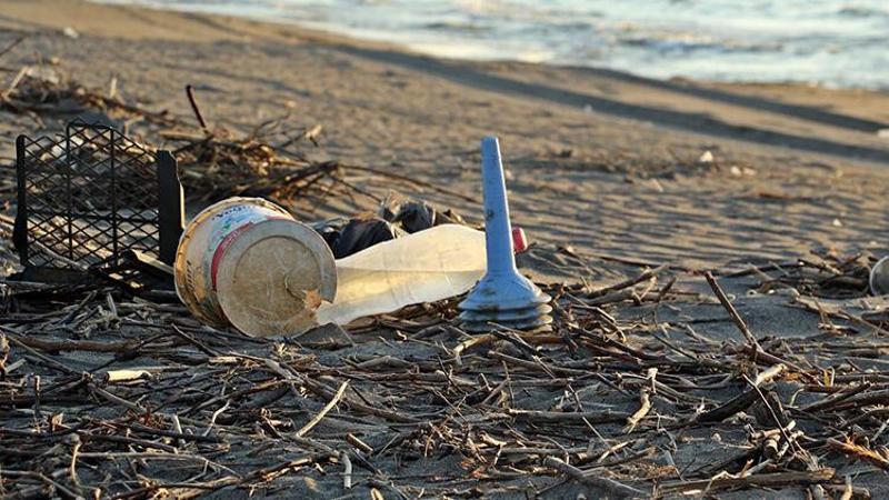 Samsun'da doğal kum plajı çöplüğe döndü