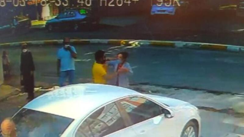 Kardeşlerin şakalaşmasını kadına şiddet sanıp müdahale edince kavga çıktı