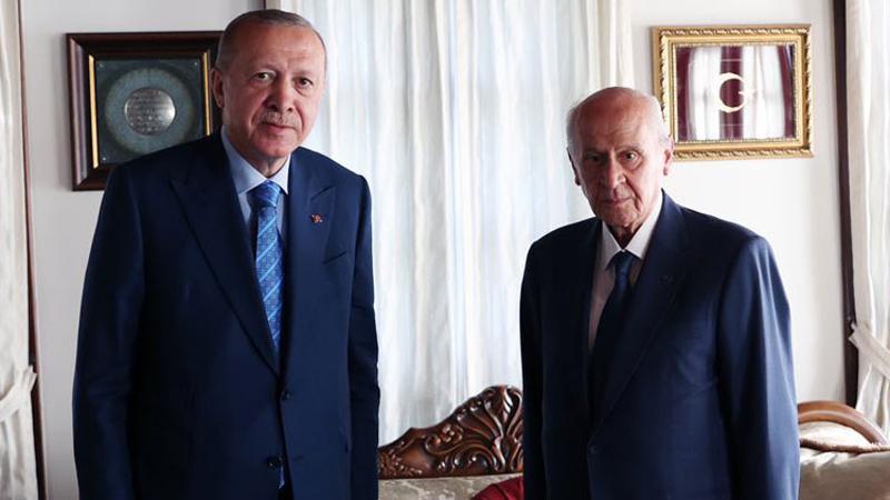 Cumhurbaşkanı Erdoğan, Bahçeli'yi evinde ziyaret etti
