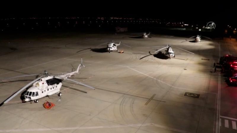 Isparta Havalimanı'na gelen 5 yangın helikopteri alevlere müdahale için hazırlıklara başladı