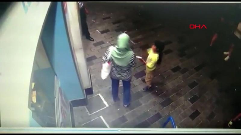 Taksim Meydanı'nda çocukları dilendiren şüpheliler yakalandı