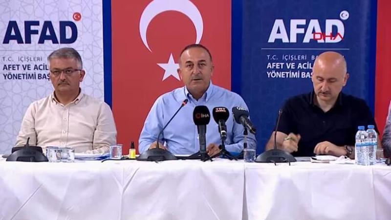 Bakanlar Manavgat'ta, yangınlara ilişkin son durum hakkında açıklama yaptı