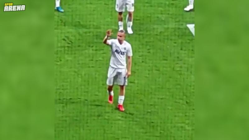 Penaltı kaçıran Pelkas, Fenerbahçe taraftarını paylaştı! O anlar...