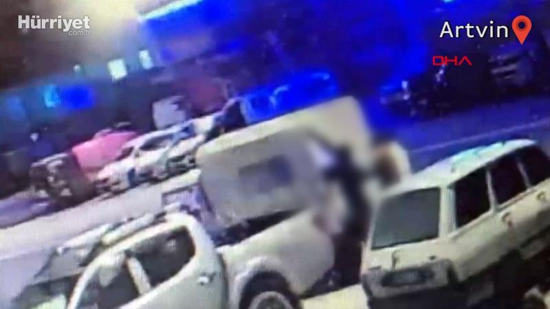 Belediye personelinin sokak köpeklerine eziyeti kamerada