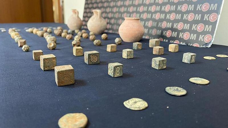 İstanbul'da tarihi eser kaçakçılığı operasyonu polis kamerasında