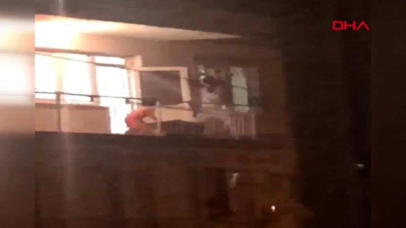 Çocuklarının gözü önünde eşini dövdü, başına tabureyle vurdu