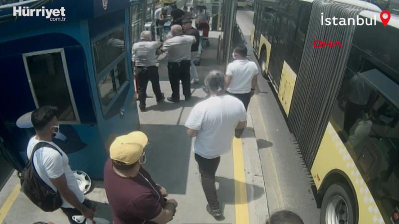 Metrobüste kör eden maske uyarısı! Dehşet anları güvenlik kamerasında