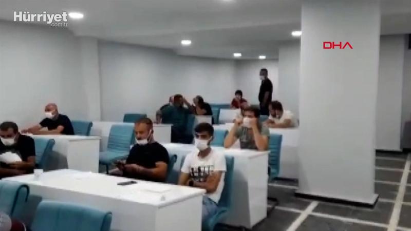 Pazarlama eğitimi verildiği söylenilen binada tombala oynarken yakalandılar