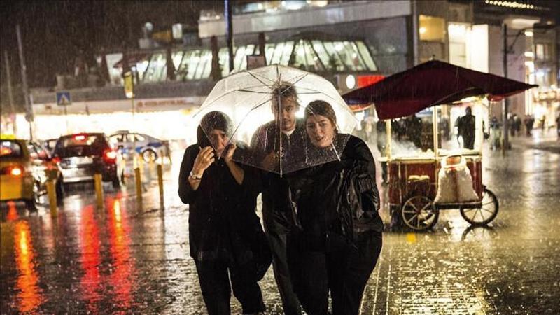 İstanbul'da sağanak etkili oldu